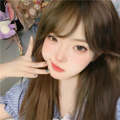 他从火光中走来
